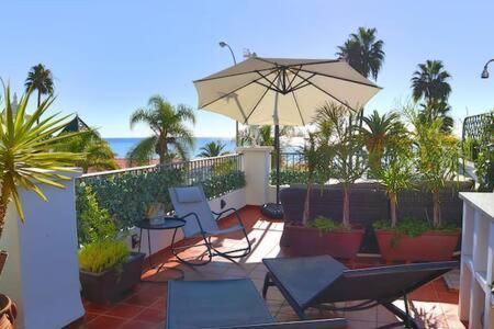 Apartamento En Primera Linea De Playa Nerja Buitenkant foto
